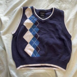 Navy blue argyle sweater vest #preppy #argyle #knitwear